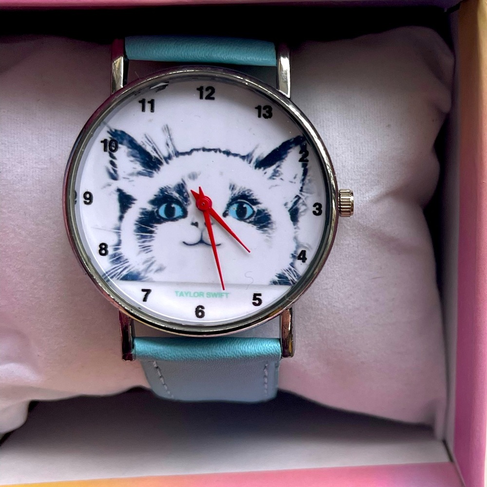 Taylor Swift Benjamin Button Watch RARE - Picture 3 of 4